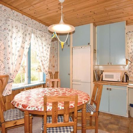 2 Bedroom Stunning Home In Molkom Sutterhojden Ngoại thất bức ảnh